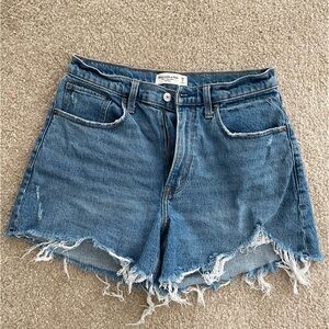 Abercrombie Curve Love 4” High Rise Mom Short